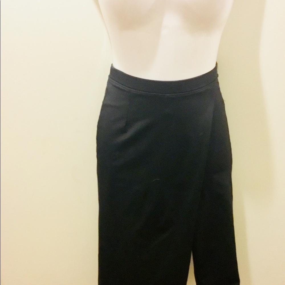 Beta brand Capri and skirt in one